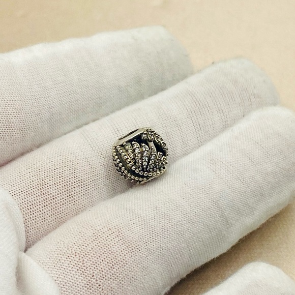 EUC Pandora 791749CZ Sterling Silver Majestic Feathers Openwork Charm w/ CZ's - Picture 7 of 11